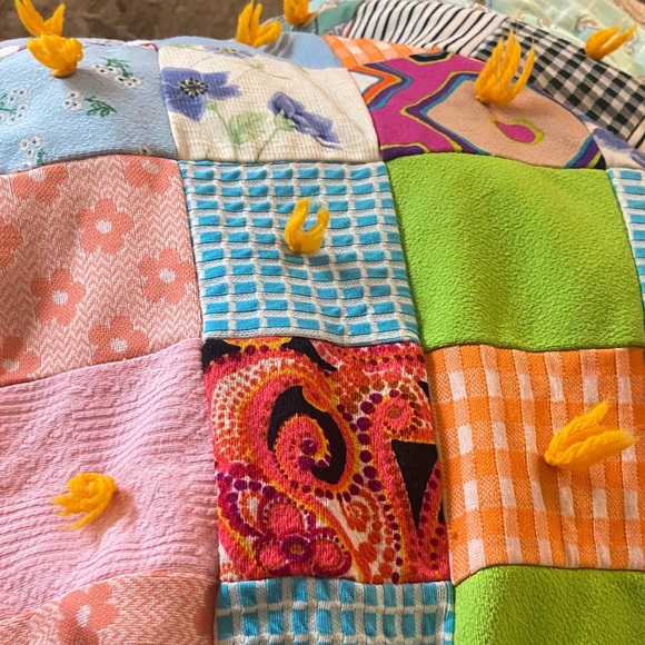 Large vintage patchwork quilt - Picture 8 of 8